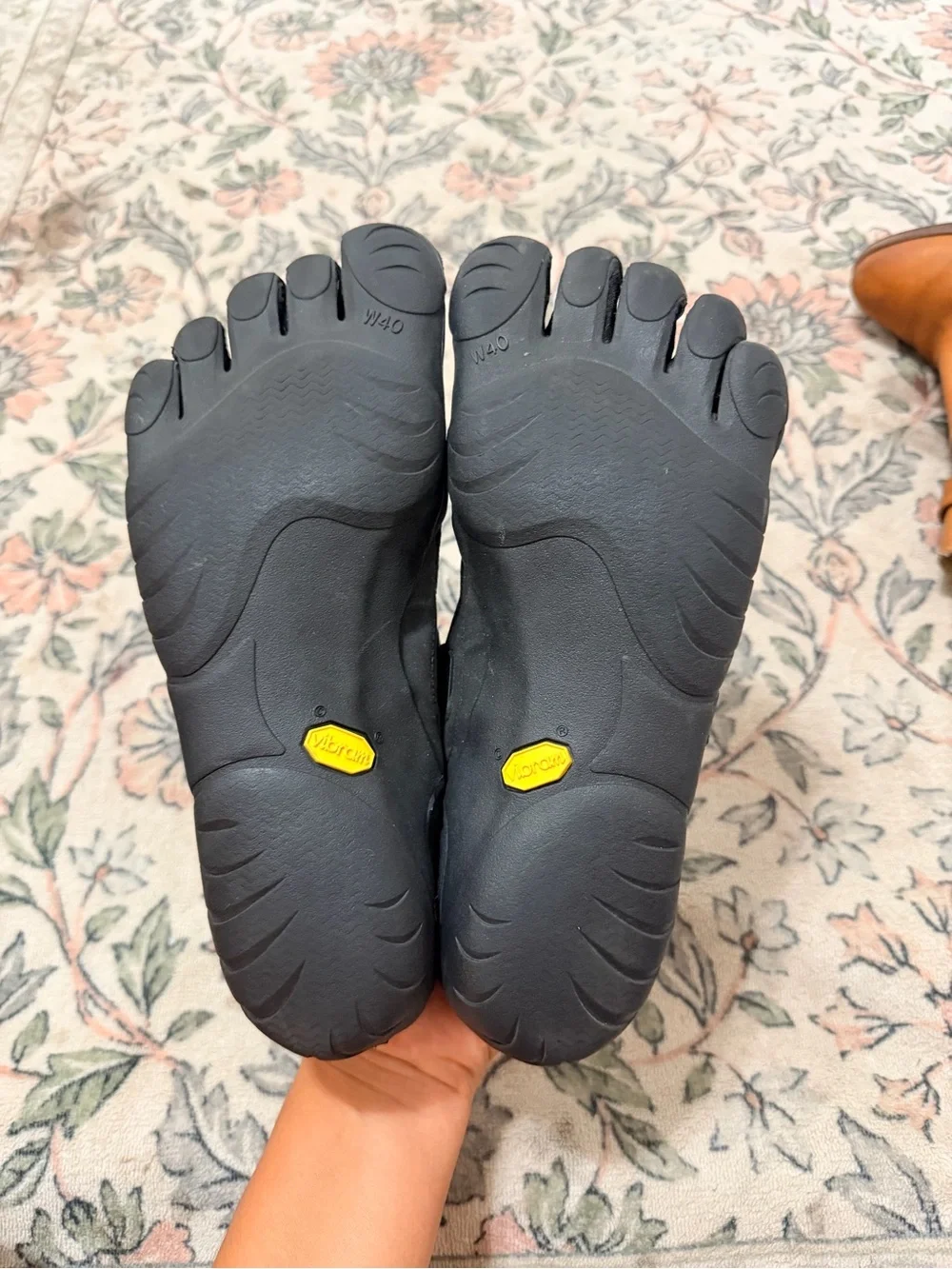 Vibram FiveFingers Black Toe Shoes